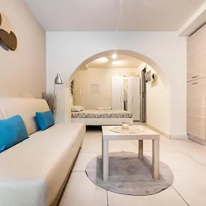 https://la-grotticella.taorminaitalyhotels.com